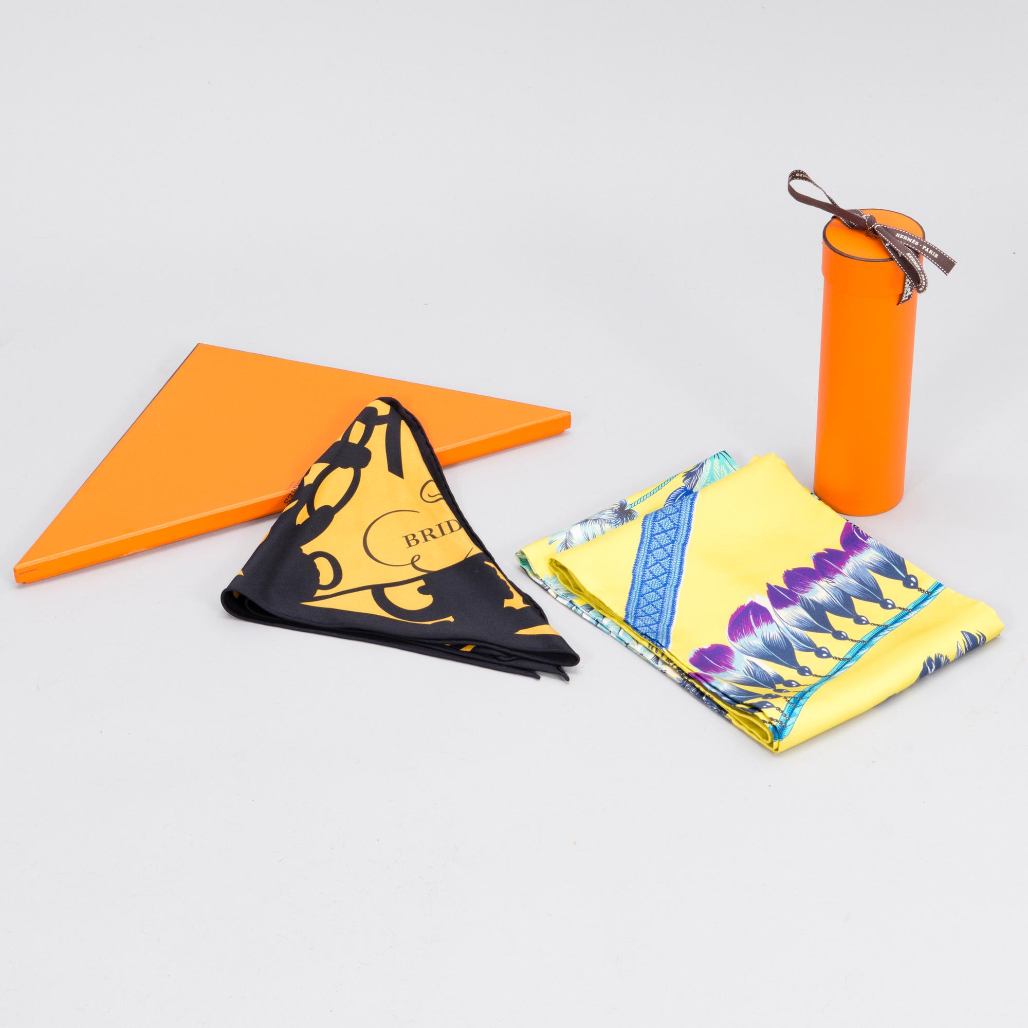 HERMÈS Maxi Twilly and Triangle Scarf.