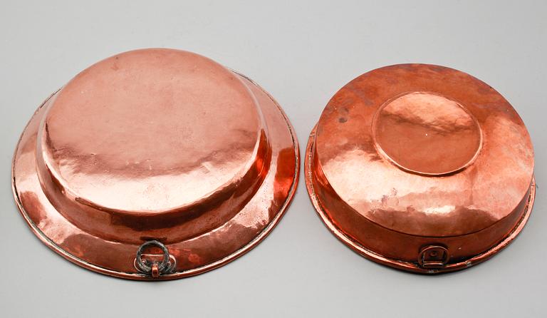 ALADÅBFORM samt FORMAR, 2 st, koppar, 1800-tal.