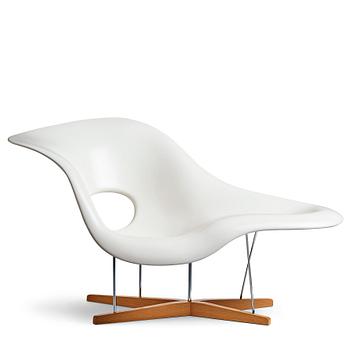 27. Charles & Ray Eames, "La Chaise",  Vitra 2012.