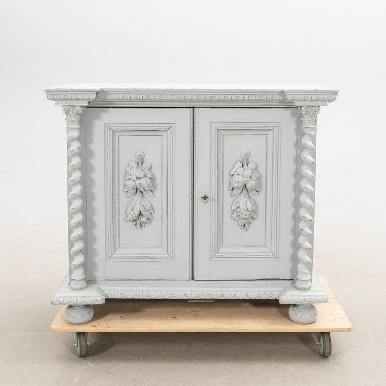 Cabinet, 20th century.