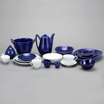 MATSERVIS, 69 delar, porslin, "Blå eld", Hertha Bengtsson, Rörstrand.