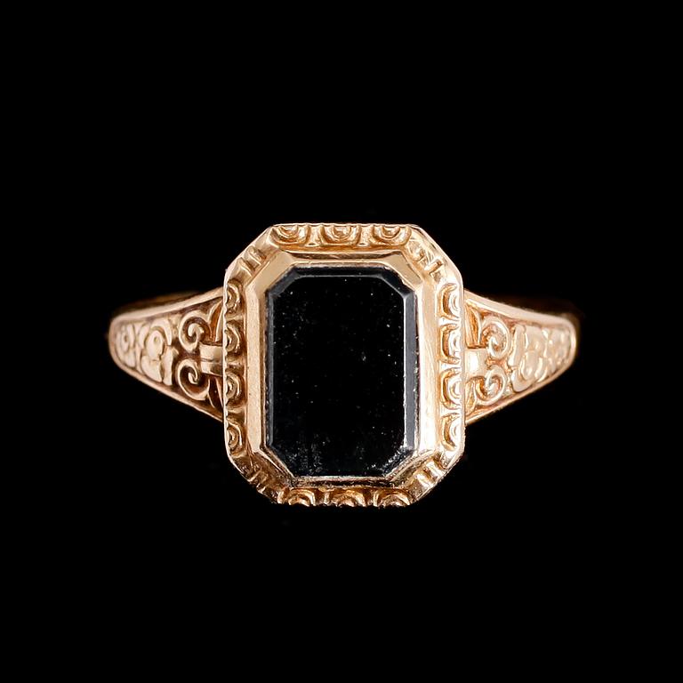 RING, 18 k guld, svenska stämplar, GD&C, 1936. Total vikt ca  4 g.