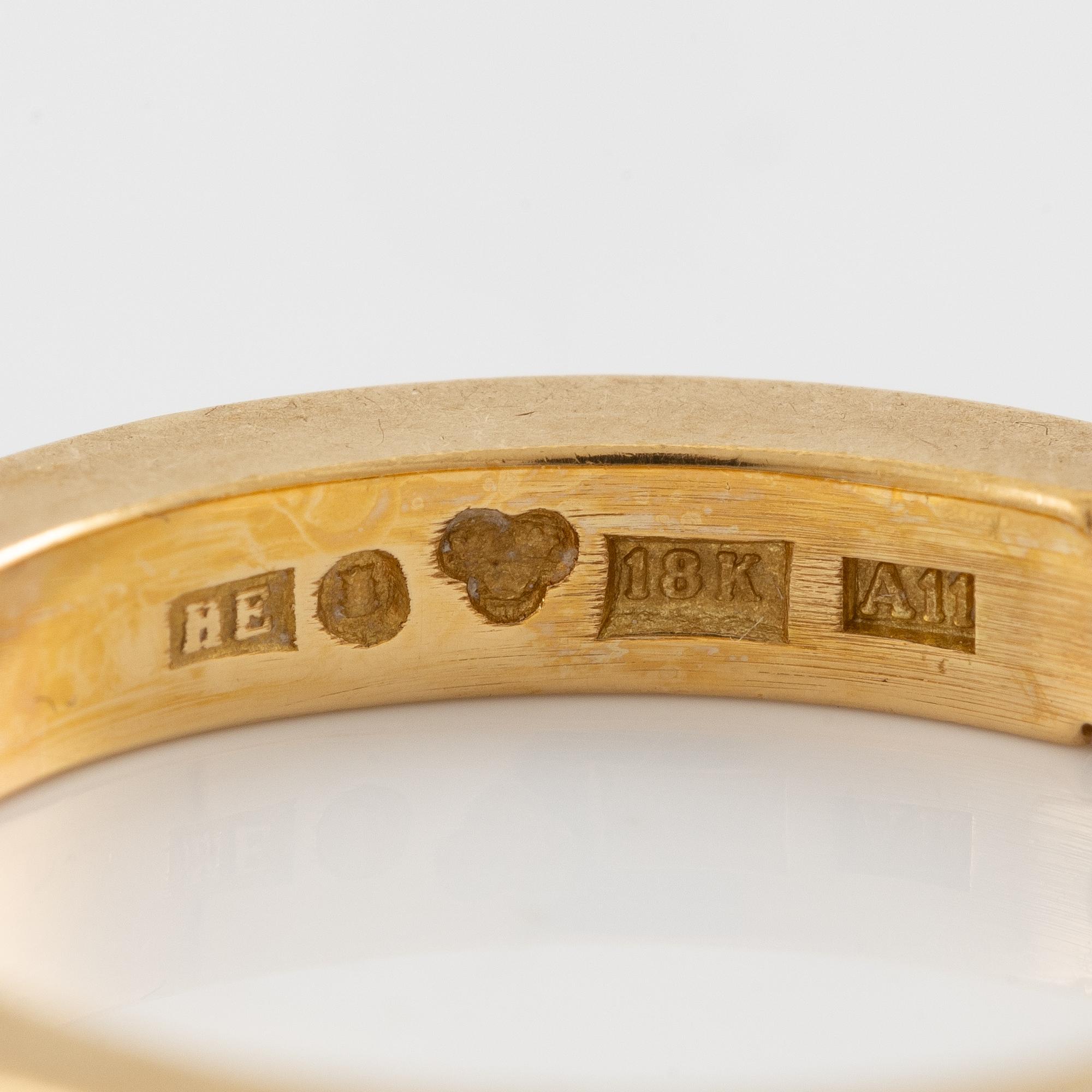 Ring, Engelbert, 18K gold with brilliant-cut diamonds.