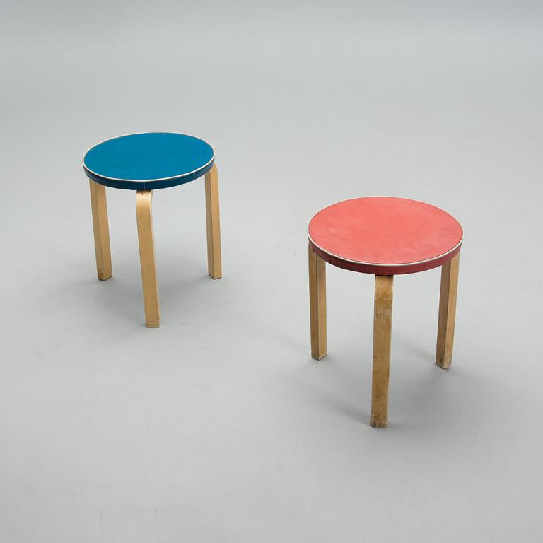 ALVAR AALTO, A PAIR OF STOOLS. Artek. 1950´s.