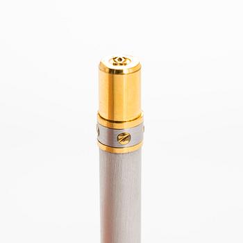 Cartier, a 'Stylo Bille Santos Avec Agrafe' 
ballpoint pen.
