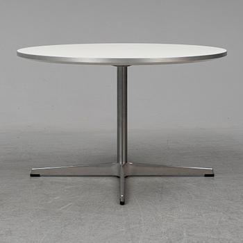 ARNE JACOBSEN, soffbord, för Fritz Hansen, 2000-tal.