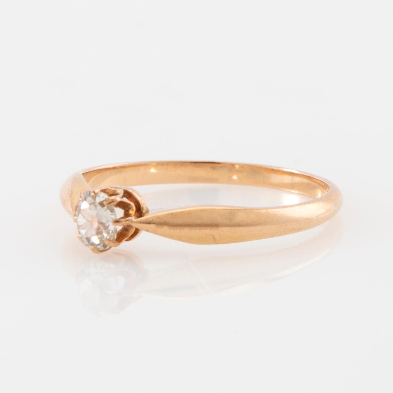 Ring 18K guld med en ovalt gammalslipad diamant, Karl Anderson  Stockholm 1902.