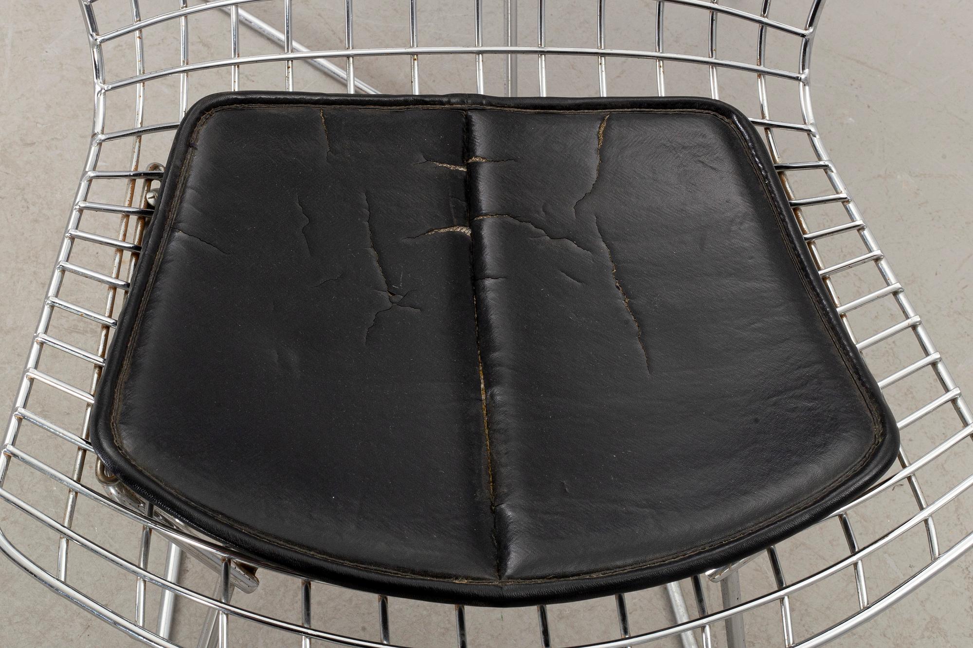 A PAIR OF HARRY BERTOIA "SIDE CHAIR", Knoll International.