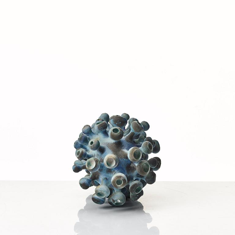 Eva Zethraeus, a porcelain sculpture, Studio Eva Zethraeus 2012.