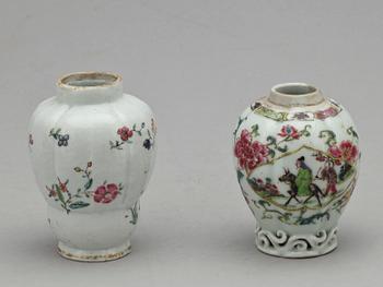 TEDOSOR, två stycken, porslin. Qing dynastin, Qianlong (1736-95).