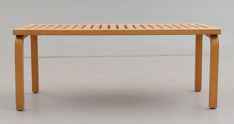 BÄNK, modell 153A, Alvar Aalto, Artek, 1900-talets andra hälft.
