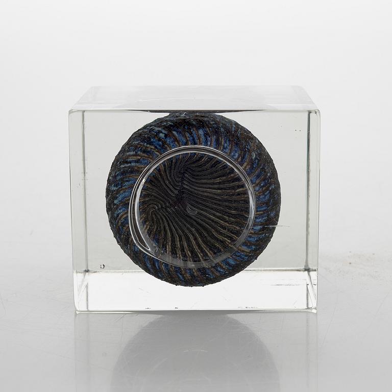 Oiva Toikka, annual glass cube 1980, signed Oiva Toikka Nuutajärvi 1980, 37/1000.