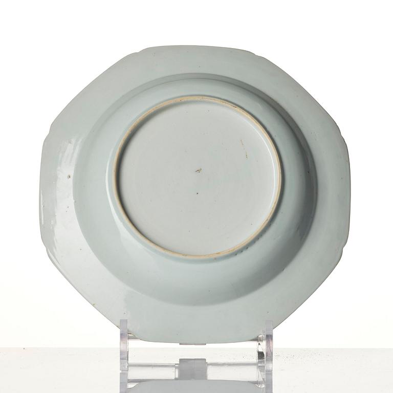 A blue and white dinner service, Qing dynasty, Qianlong (1736-95).  (45 pieces).