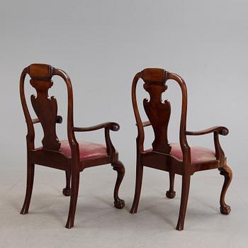 KARMSTOLAR, ett par, Queen Anne-stil, tidigt 1900-tal.