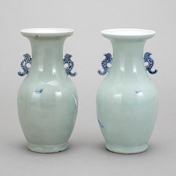 VASER, ett par, porslin, Kina, 1800-tal.