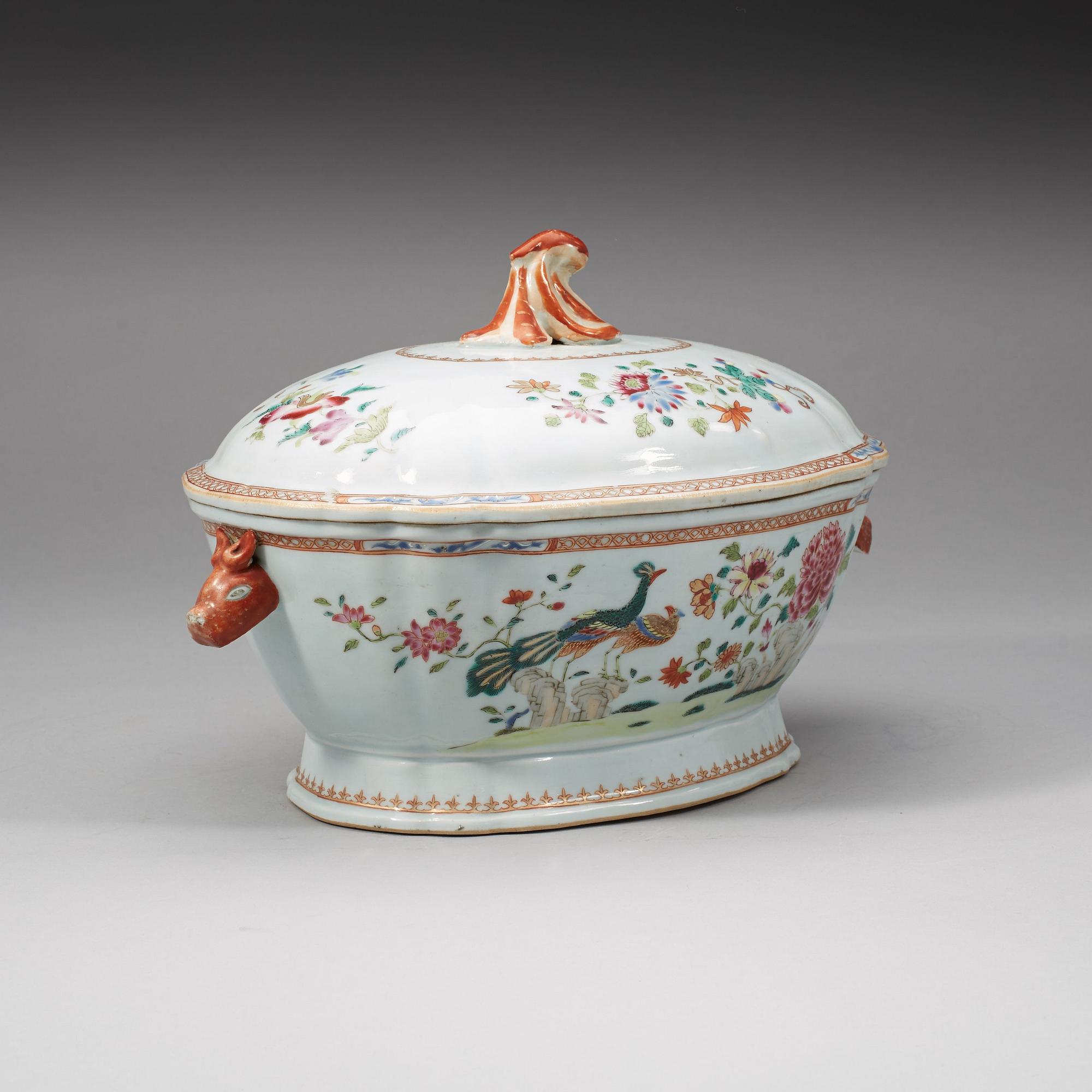 TERRIN med LOCK och FAT, kompaniporslin. Qingdynastin, Qianlong (1736-95).
