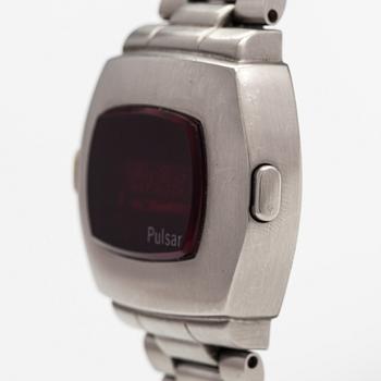 Pulsar, wristwatch, 40 x 32 mm.