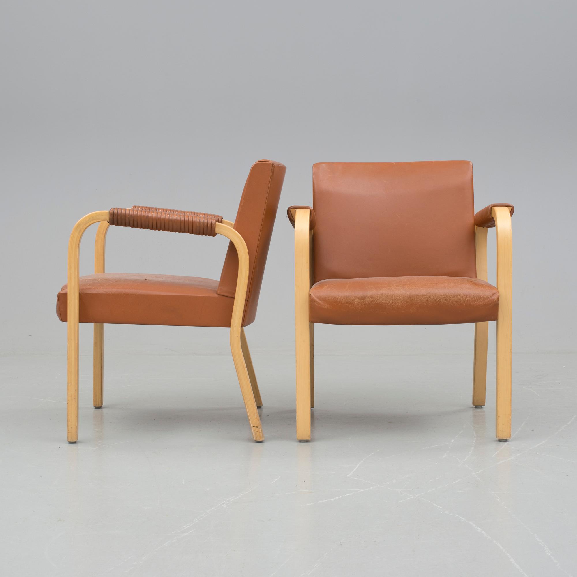 ALVAR AALTO, karmstolar, ett par. Artek. Nr 46.