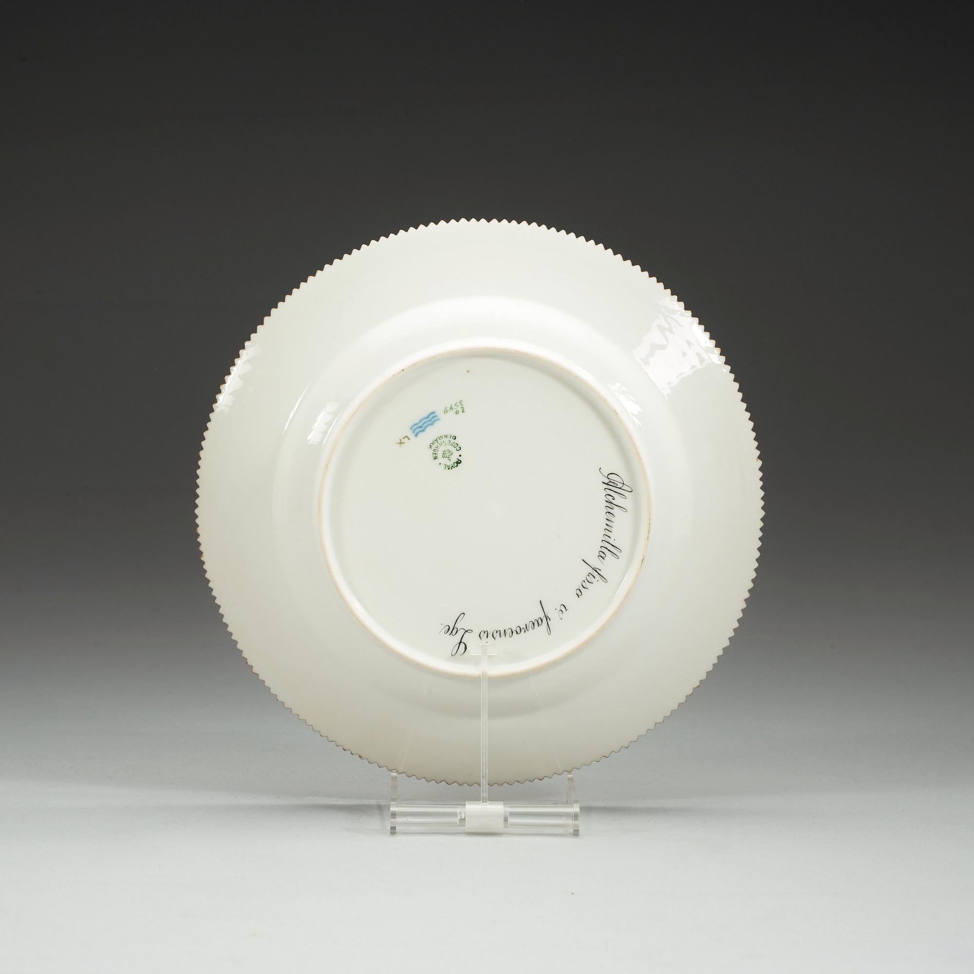 TALLRIKAR, 15 stycken, porslin. "Flora Danica", Royal Copenhagen, Danmark, 1900-tal.