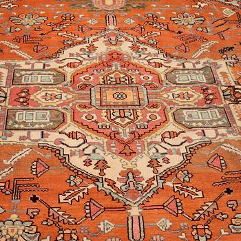 A carpet, Heriz pattern, circa 418 x 326 cm.