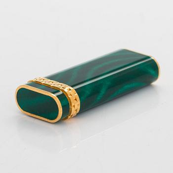 Cartier, Sytytin, lakattu ja kullattua metallia. Merkitty Cartier, Paris, 36846 X, Swiss made.