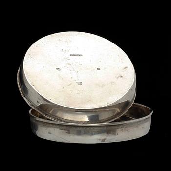 COASTERS, silver, ett par. Anton Michelsen, Köpenhamn 1875. Vikt 158 gr.