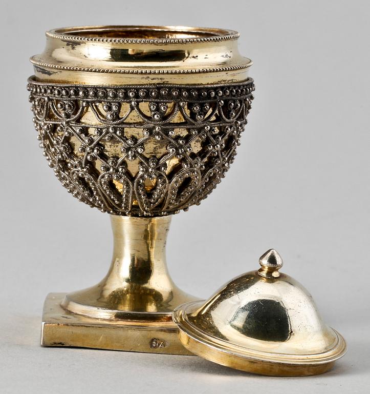 SKÅL PÅ FOT, silver, Ryssland 1796. Vikt ca 110 gram.