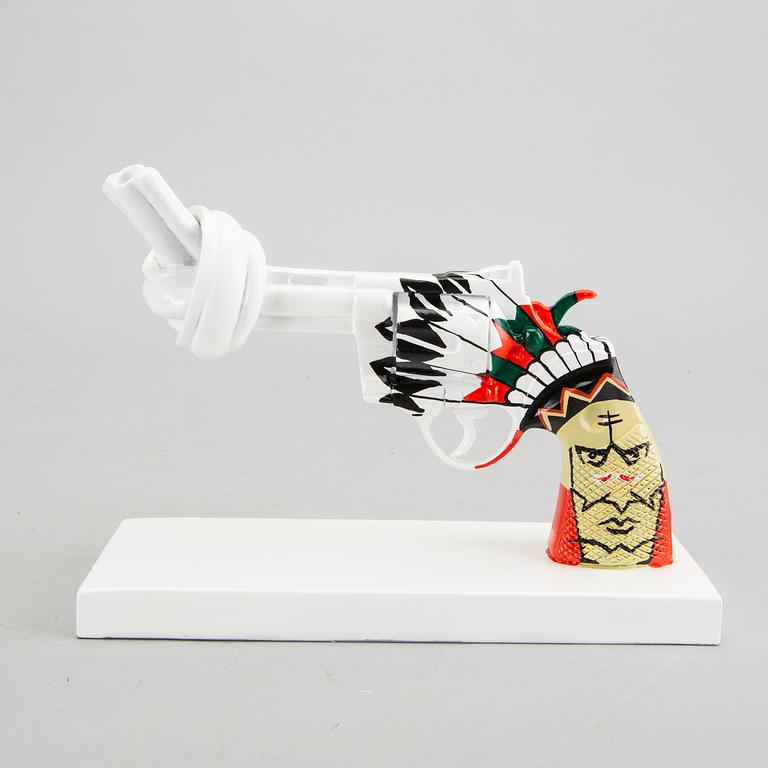 Carl Fredrik Reuterswärd, Non-Violence Project Foundation skulptur 2017.