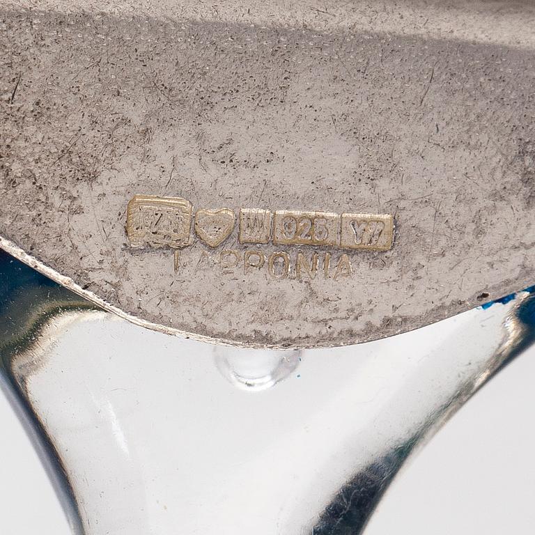 Björn Weckström, kaulakoru, "Corona", hopeaa ja akryyliä.