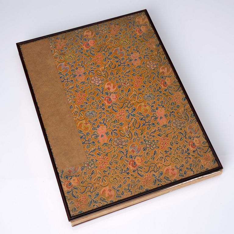 An album with 16 pages in the style of Wen Zhengming (1470–1559), Qing dynasty, 19th Century.