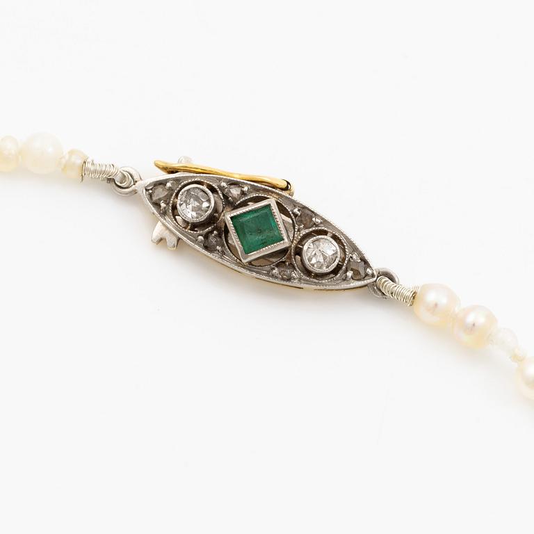 Necklace with natural and cultured pearls, accompanying GIA report.
