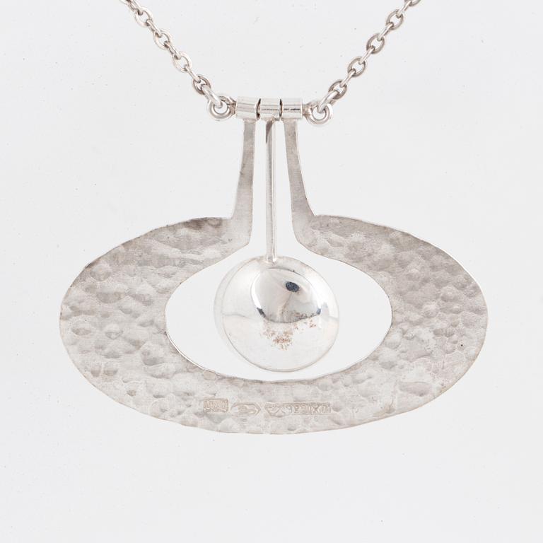 TAPIO WIRKKALA,  "Päärynä".