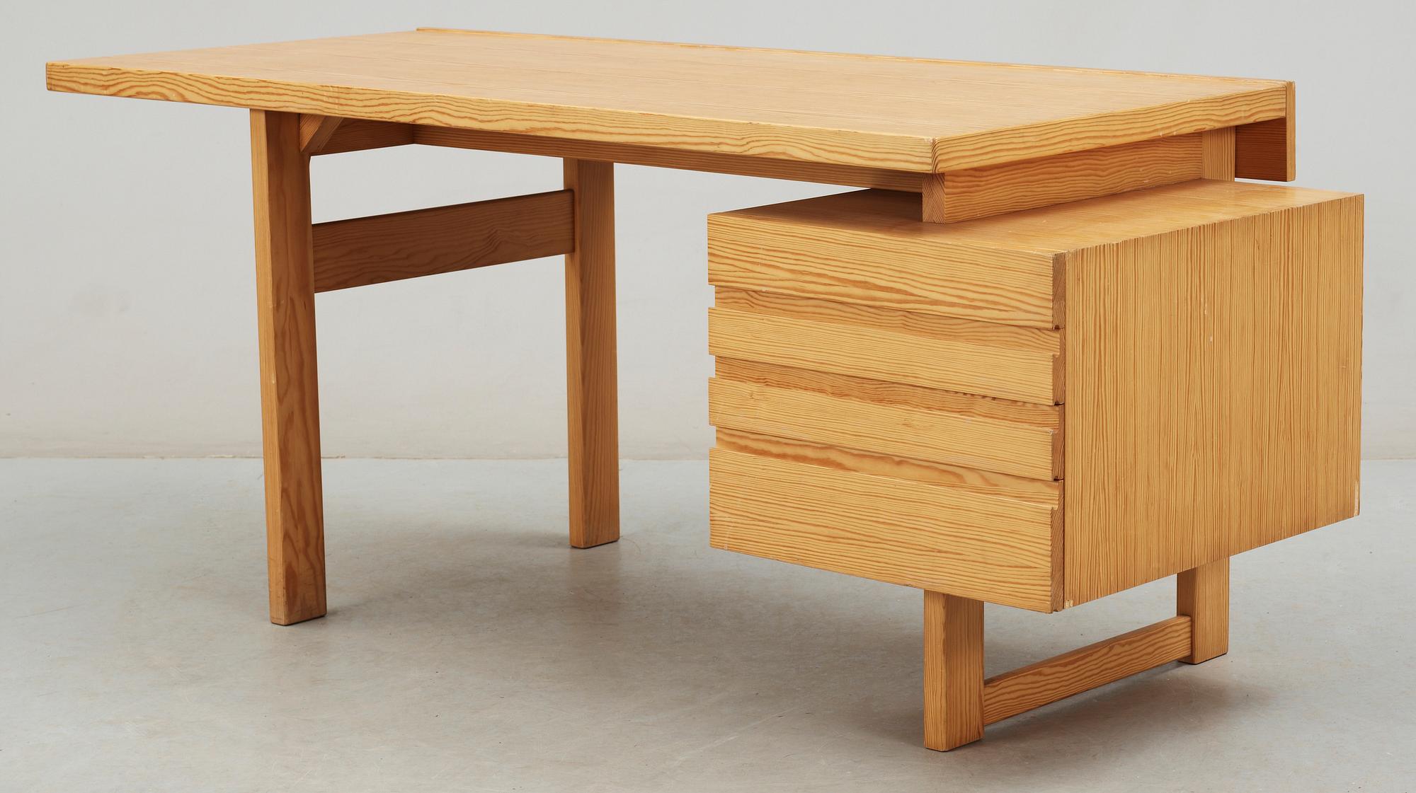 SKRIVBORD, formgivet av Olavi Hänninen för Nupponen, Finland.