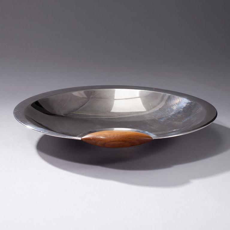VATI / LEIPÄKORI, hopeaa ja tiikkiä, Tapio Wirkkala, signeerattu TW, Kultakeskus, Hämeenlinna 1962. Paino 444,5 g.