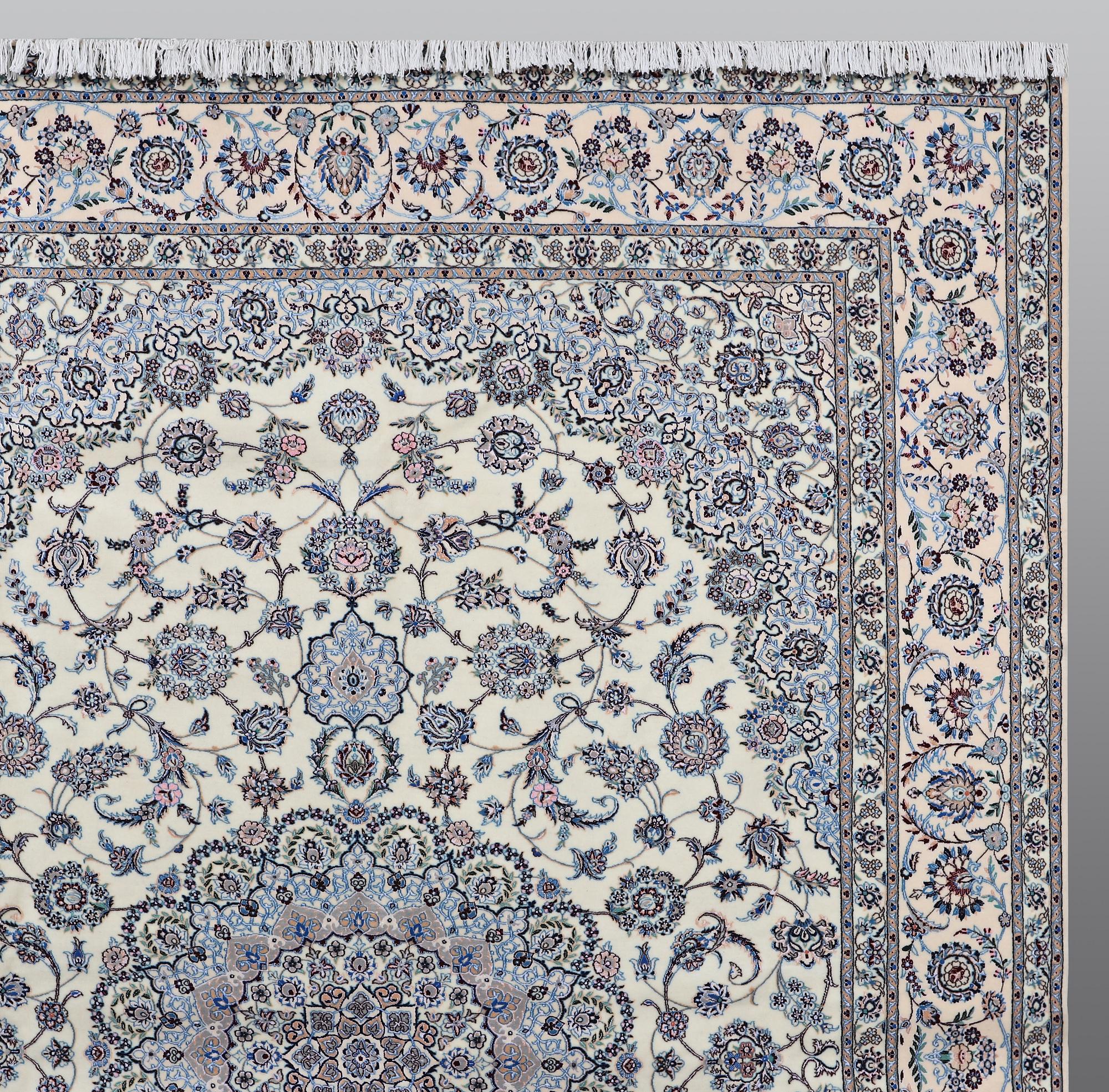 MATTA, Nain 6 LAA, part silk, ca 325 x 250 cm.