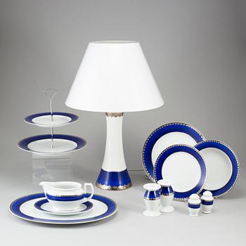 SIGVARD BERNADOTTE, servis, 45 delar, porslin. "Christineholm", Fyrklövern.