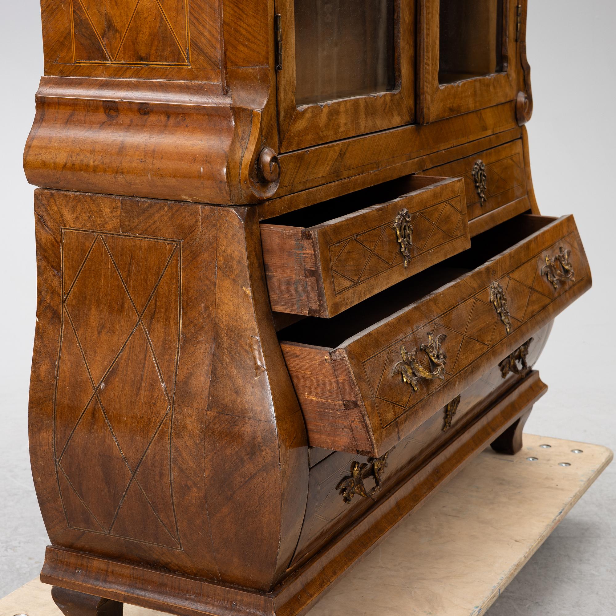 Vitrinskåp, 1800-tal.