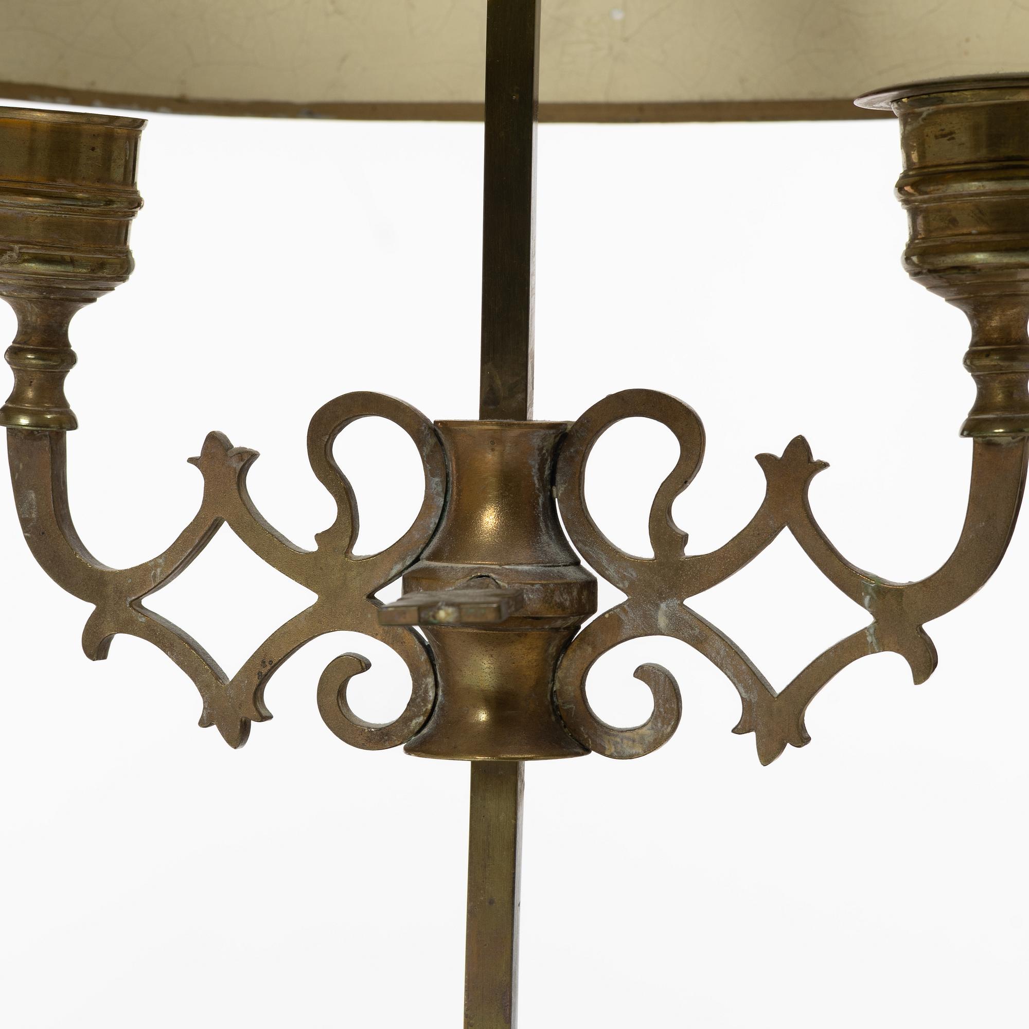 Skrivbordslampa för två ljus, sk bouilottelampa, 1800-talets slut.