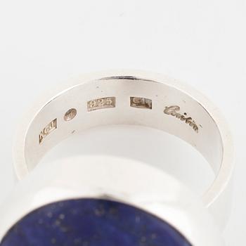 CECILIA JOHANSSON, Göteborg, 2001 a cabochon cut lapis lazuli ring.