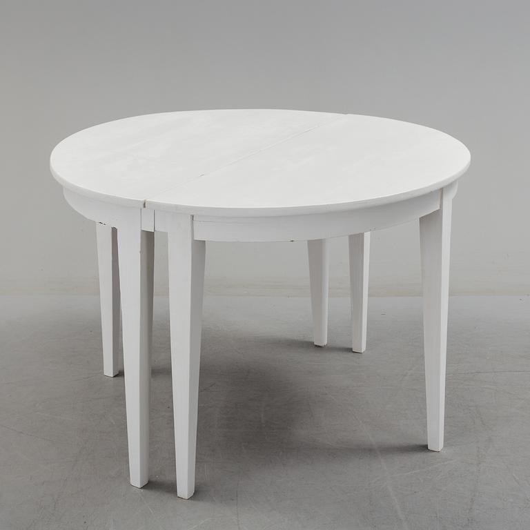 Dinnertable, 19th century.
