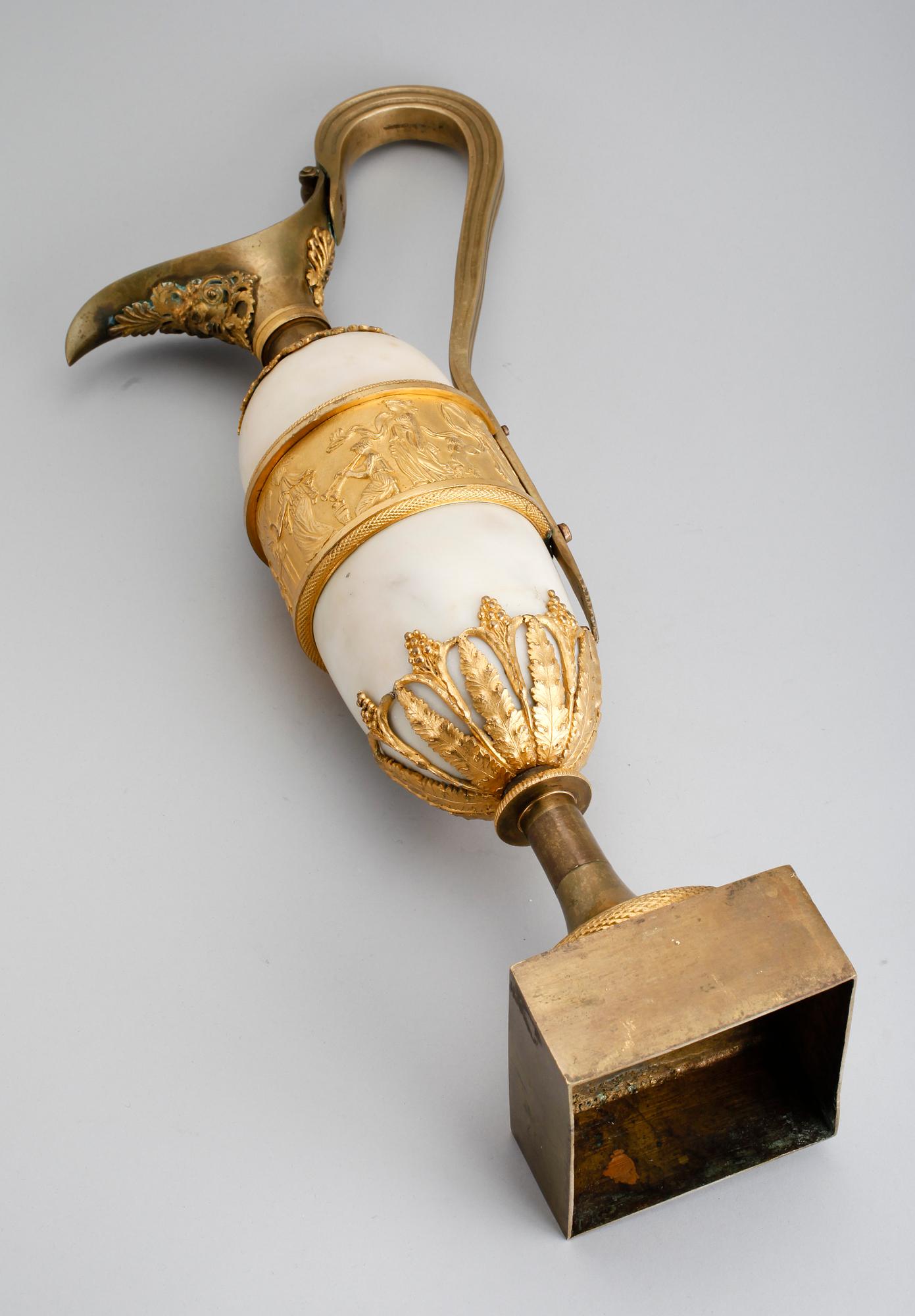 KANNA, förgylld brons och vit marmor, empire, tidigt 1800-tal.