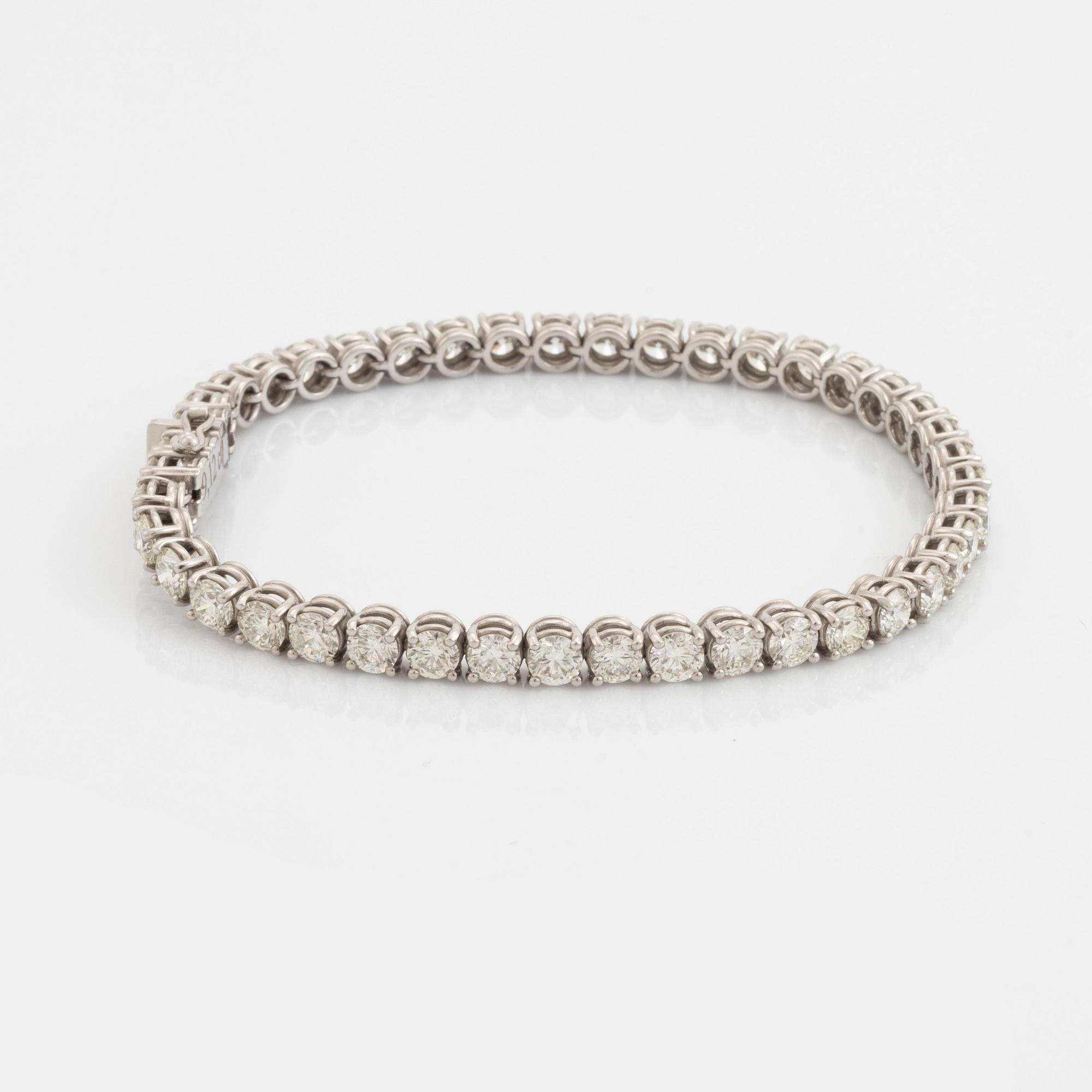 Tennisarmband med briljantslipade diamanter.