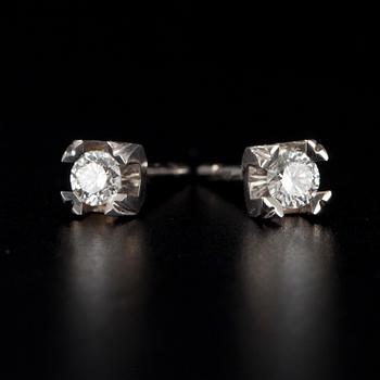 ÖRHÄNGEN, vitguld 14K, diamanter tot. 0,20 ct. Vikt 1,13 g.
