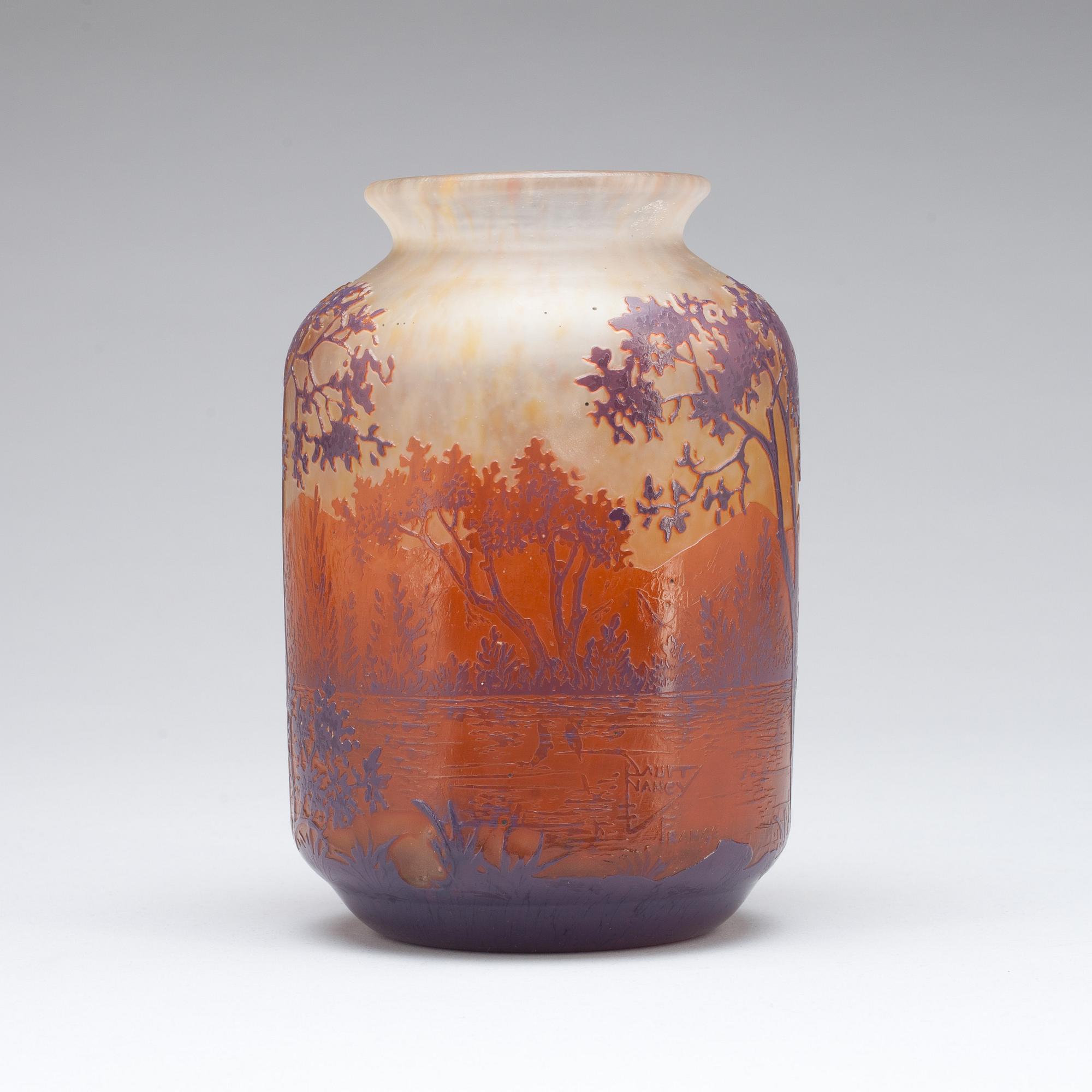 VAS, glas, jugend, signerad Daum Nancy, France.