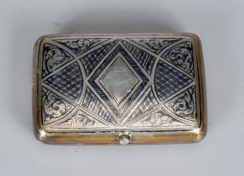 CIGARETTETUI, silver, Moskva, Ryssland,  1895. Vikt ca 100g.