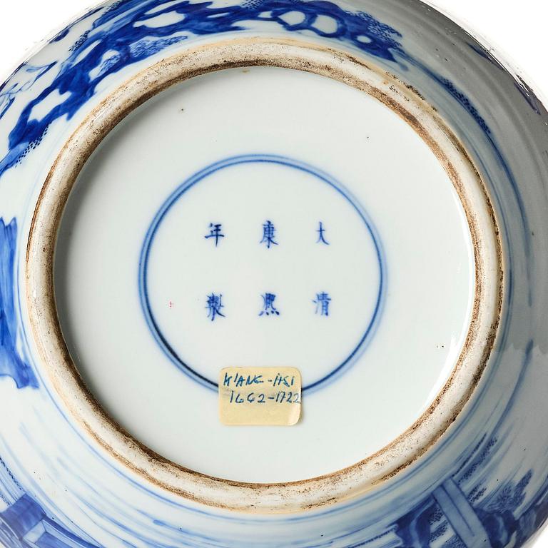 A finely painted blue and white jar with cover, Qing dynasty, 19th century. The cover, 17th century.