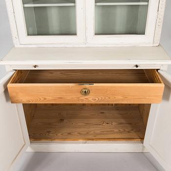 Vitrinskåp, sekelskiftet 1900.