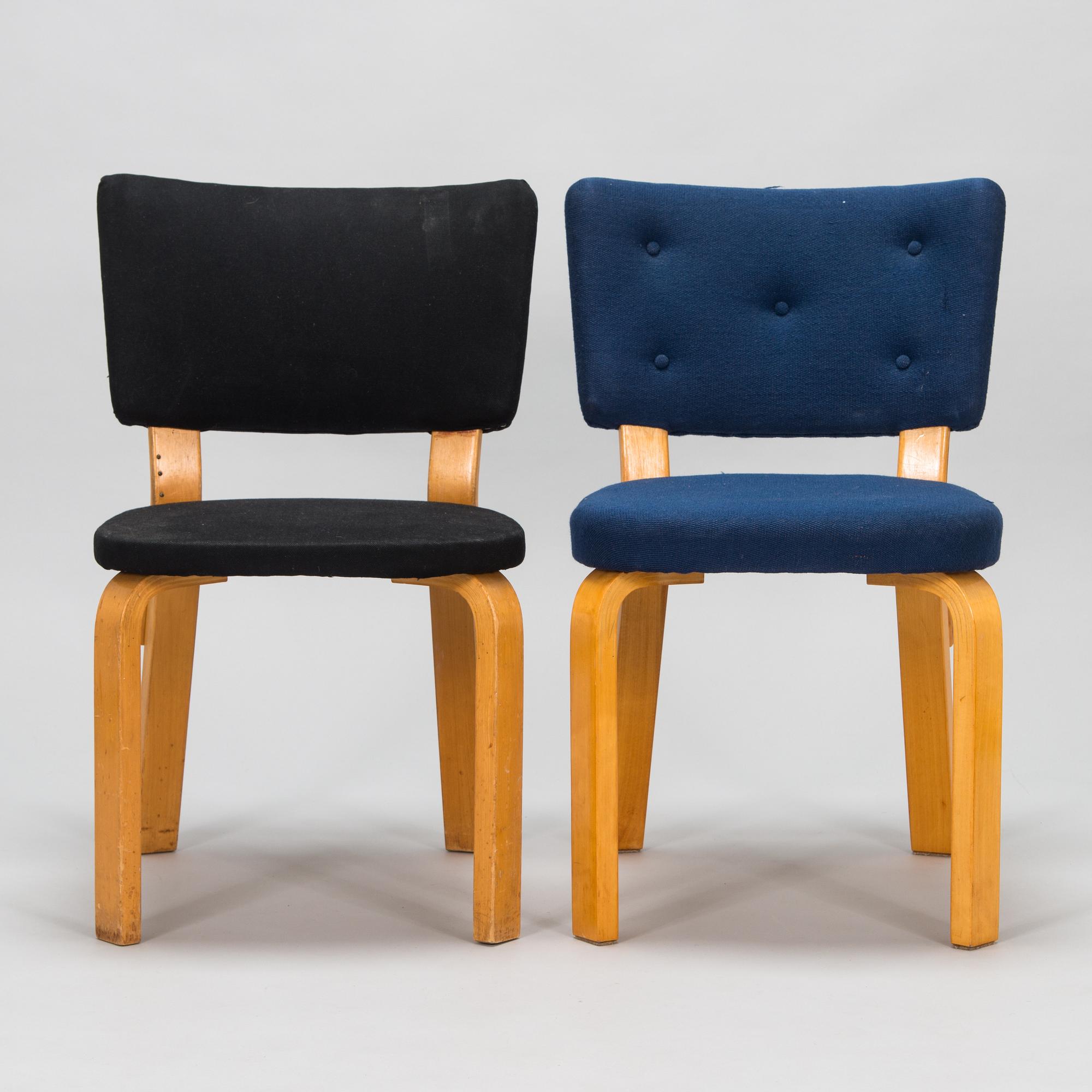 Alvar Aalto, Two mid-20th century '62' chairs for O.Y. Huonekalu- ja Rakennustyötehdas A.B.