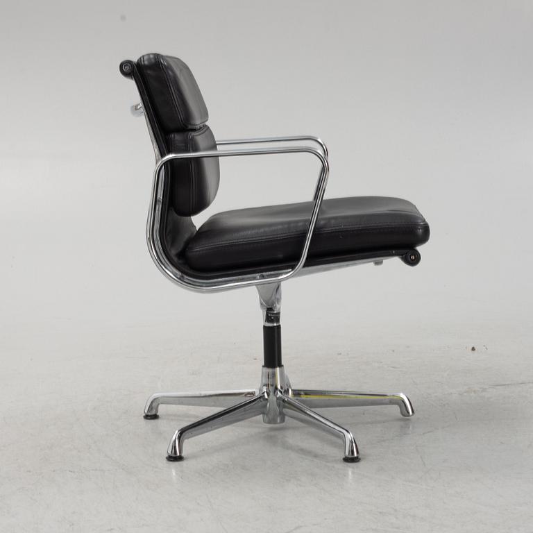 Charles & Ray Eames, a swivel 'Soft Pad Chair EA217", ICF, Italy.