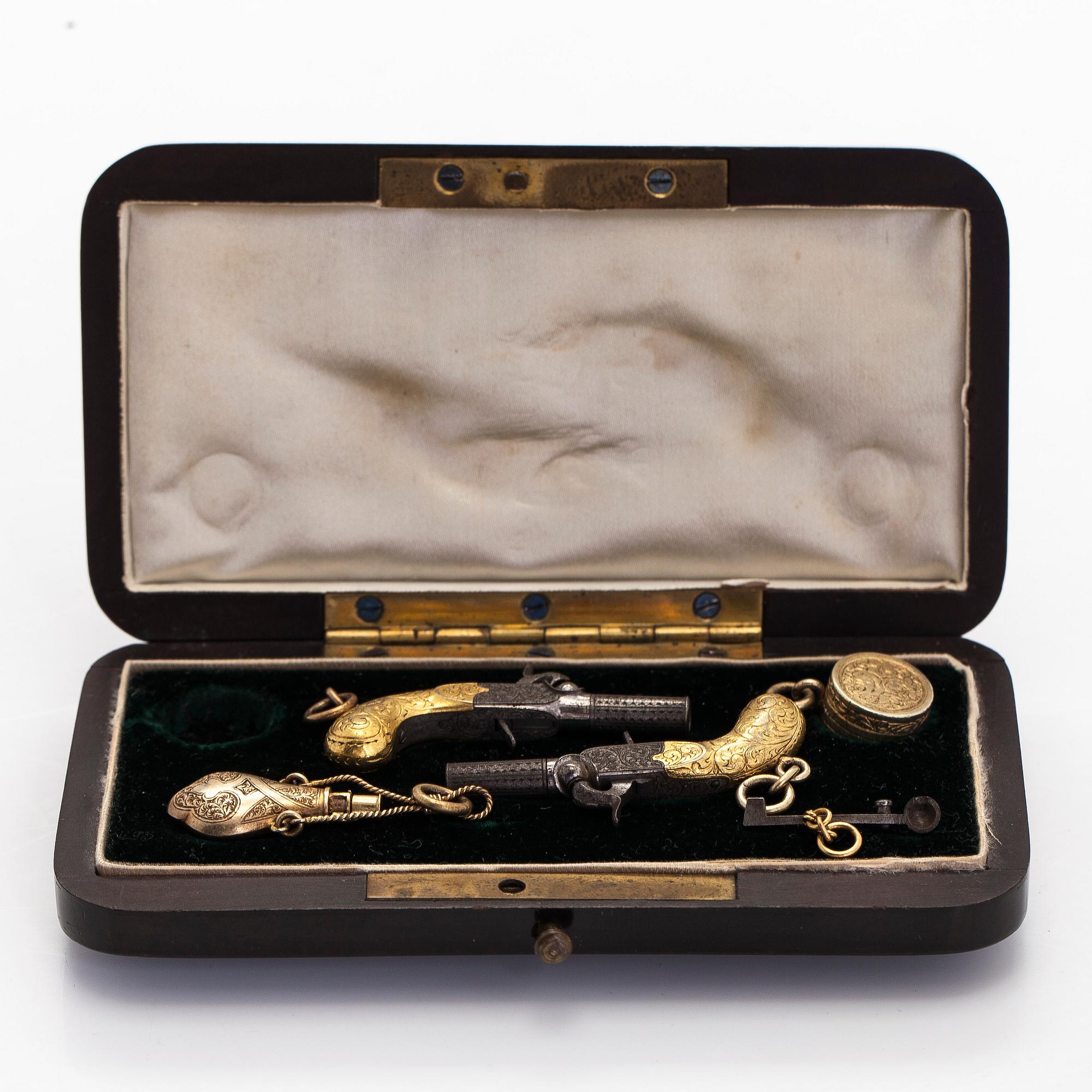 Miniatyrpistoler, med tillbehör, metall, 1800-talets mitt.